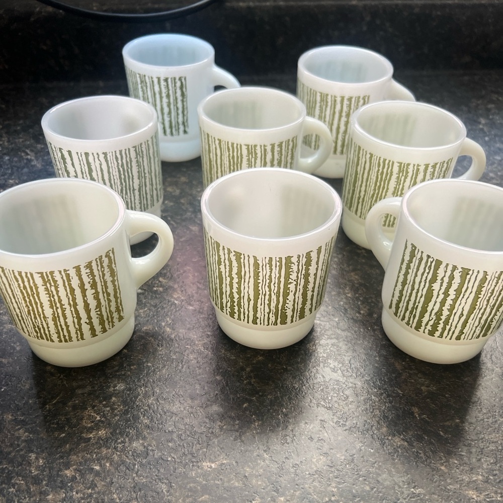 Fire king anchor hocking mugs 
Great condition
Set of 8 total